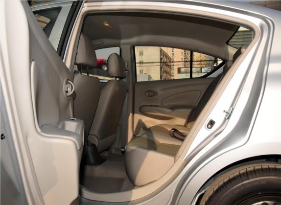 阳光 2011款 1.5XE 手动舒适版 车厢座椅   后排空间