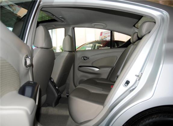 阳光 2011款 1.5XL 手动豪华版 车厢座椅   后排空间