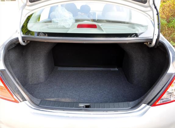 阳光 2011款 1.5XV CVT尊贵版 车厢座椅   后备厢