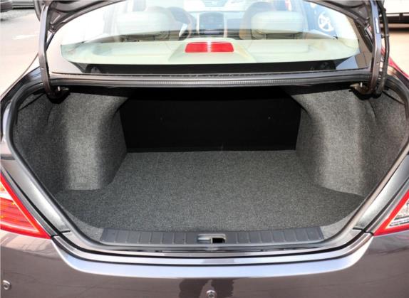 阳光 2014款 1.5XV CVT尊贵版 车厢座椅   后备厢