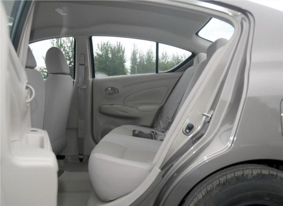 阳光 2014款 1.5XE 手动舒适版 车厢座椅   后排空间