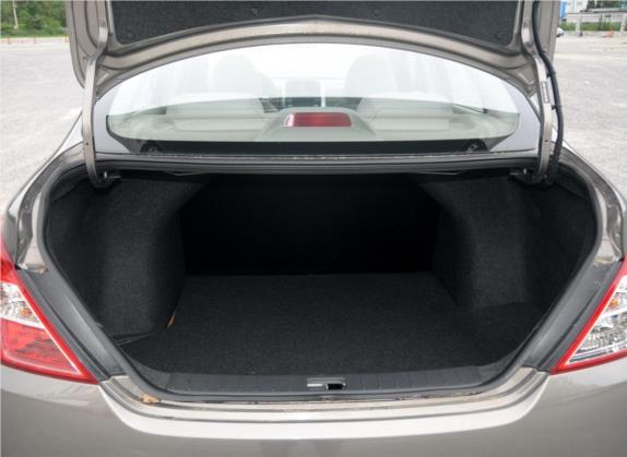 阳光 2014款 1.5XE 手动舒适版 车厢座椅   后备厢