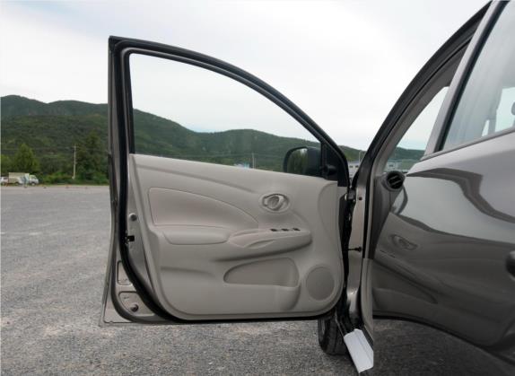 阳光 2014款 1.5XE 手动舒适版 车厢座椅   前门板