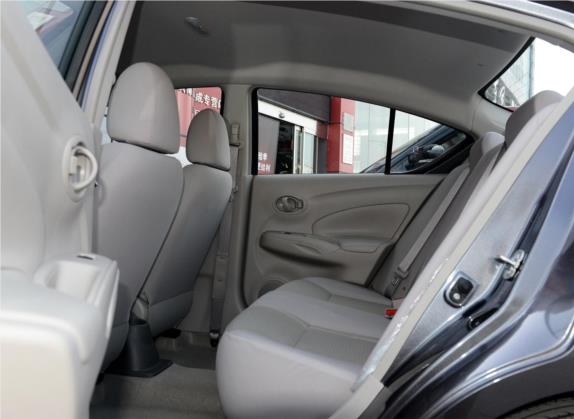 阳光 2015款 1.5XE CVT大师版 车厢座椅   后排空间