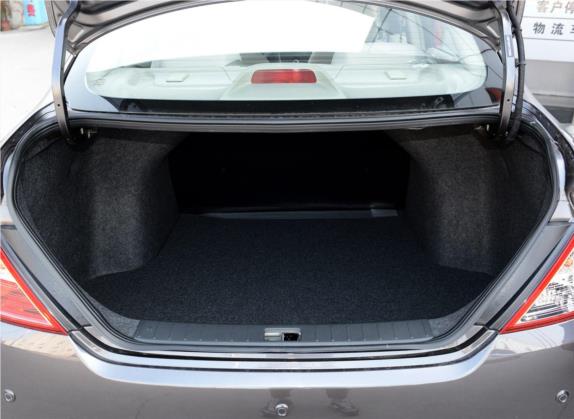阳光 2015款 1.5XE CVT大师版 车厢座椅   后备厢