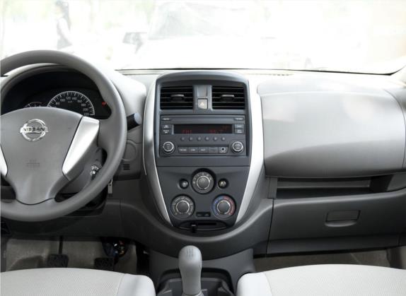阳光 2015款 1.5XE 手动舒适版 中控类   中控台