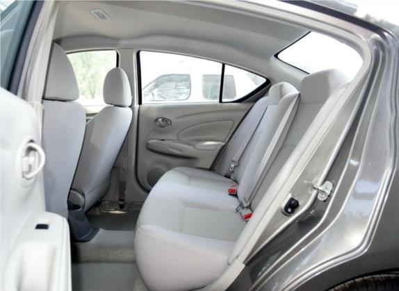 阳光 2015款 1.5XE 手动舒适版 车厢座椅   后排空间