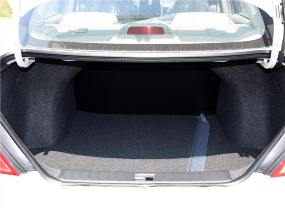 阳光 2015款 1.5XE CVT舒适版 车厢座椅   后备厢