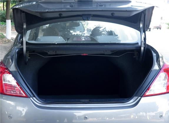 阳光 2015款 1.5XE 手动精英版 车厢座椅   后备厢