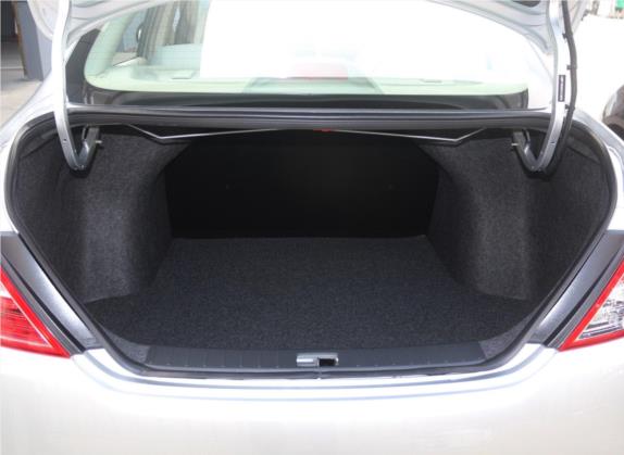 阳光 2016款 1.5XE CVT领先版 车厢座椅   后备厢