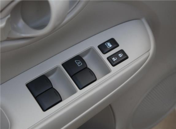 阳光 2016款 1.5XE CVT领先版 车厢座椅   门窗控制