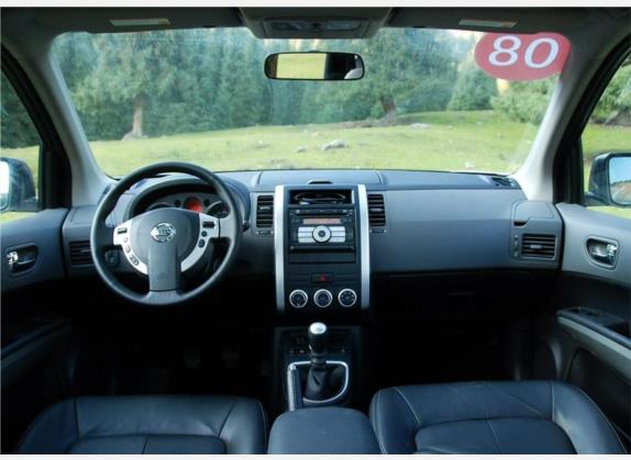 奇骏 2008款 2.5L XL MT 4WD 中控类   中控全图