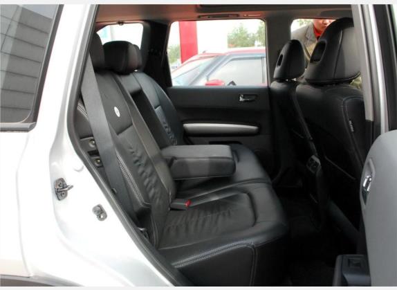 奇骏 2008款 2.5L XV CVT 4WD 车厢座椅   后排空间