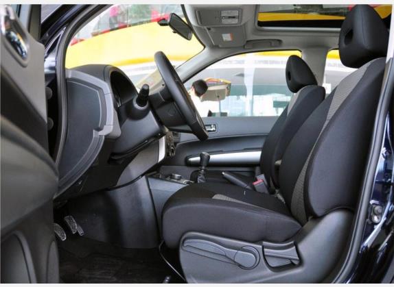 奇骏 2010款 2.0L 手动舒适版 4WD 车厢座椅   前排空间