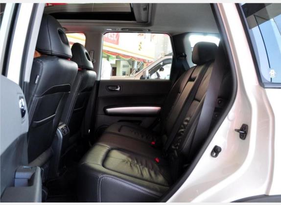 奇骏 2010款 2.5L CVT至尊版 4WD 车厢座椅   后排空间