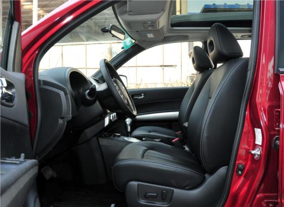 奇骏 2012款 2.5L CVT至尊版 4WD 车厢座椅   前排空间