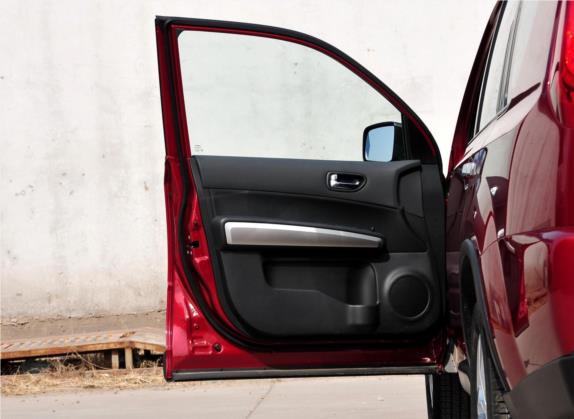 奇骏 2012款 2.5L CVT至尊版 4WD 车厢座椅   前门板