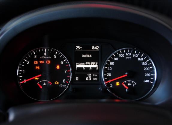奇骏 2012款 2.0L 手动舒适版 4WD 中控类   仪表盘