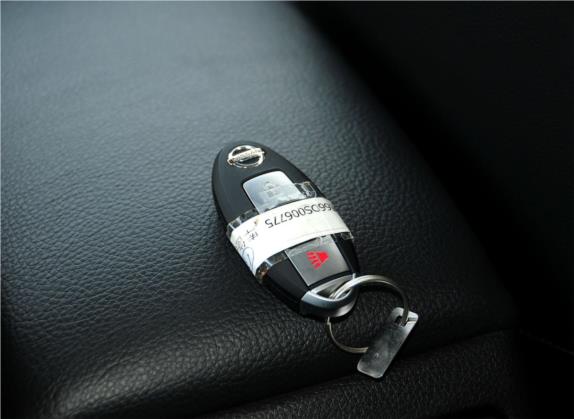 奇骏 2012款 2.5L 手动豪华版 4WD 其他细节类   钥匙