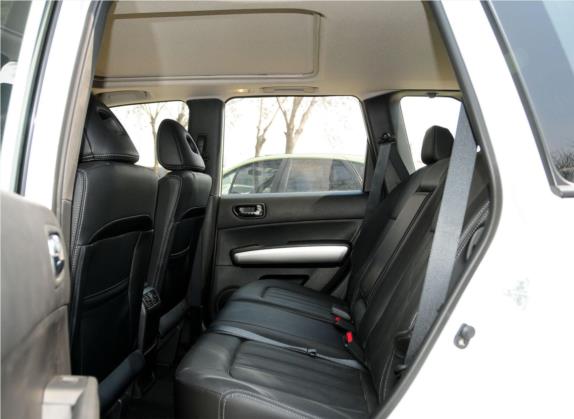 奇骏 2012款 2.5L 手动豪华版 4WD 车厢座椅   后排空间