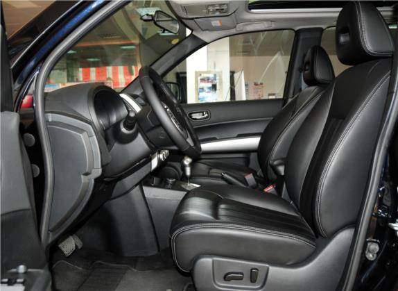 奇骏 2012款 2.5L CVT豪华版 4WD 车厢座椅   前排空间