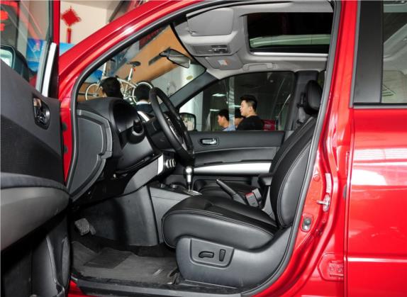 奇骏 2012款 2.5L CVT旗舰版 4WD 车厢座椅   前排空间