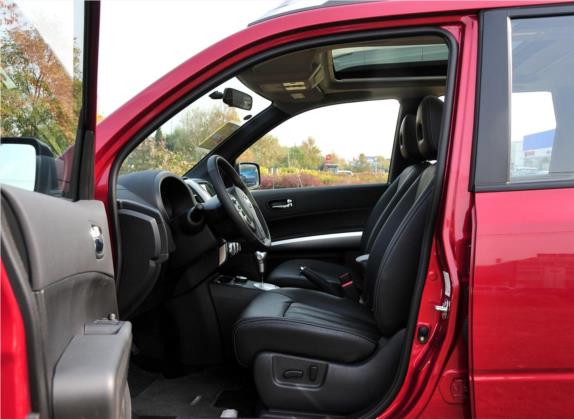 奇骏 2012款 2.5L CVT尊享版 4WD 车厢座椅   前排空间
