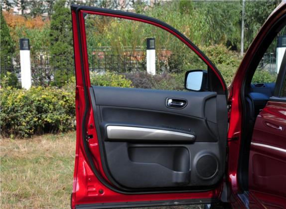 奇骏 2012款 2.5L CVT尊享版 4WD 车厢座椅   前门板