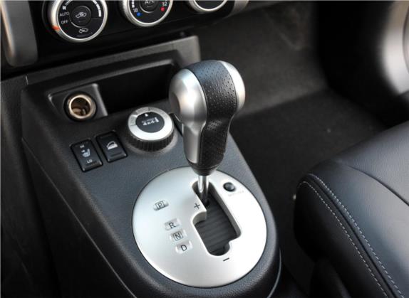奇骏 2012款 2.5L CVT尊享版 4WD 中控类   挡把