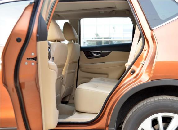 奇骏 2014款 2.5L CVT至尊版 4WD 车厢座椅   后排空间