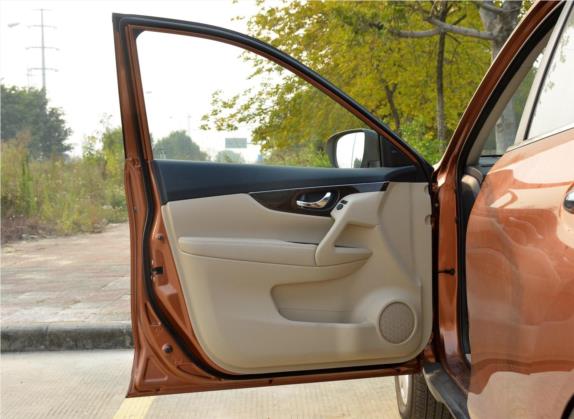 奇骏 2014款 2.5L CVT至尊版 4WD 车厢座椅   前门板