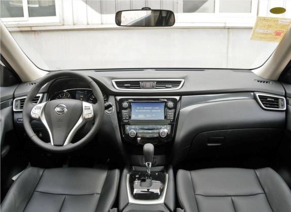 奇骏 2014款 2.5L CVT尊享版 4WD 中控类   中控全图