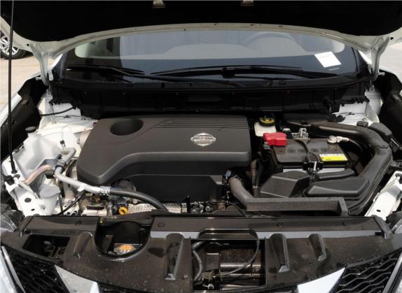 奇骏 2014款 2.5L CVT尊享版 4WD 其他细节类   发动机舱