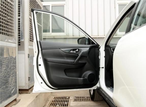 奇骏 2014款 2.5L CVT尊享版 4WD 车厢座椅   前门板