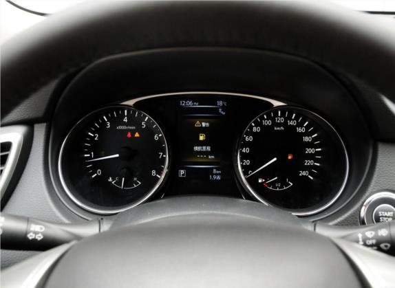 奇骏 2014款 2.5L CVT尊享版 4WD 中控类   仪表盘