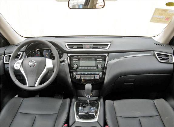 奇骏 2014款 2.5L CVT豪华版 4WD 中控类   中控全图
