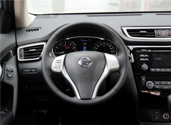 奇骏 2014款 2.5L CVT领先版 4WD 中控类   驾驶位