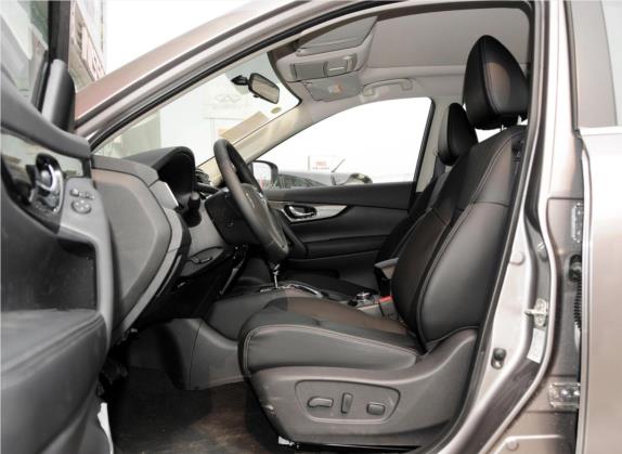奇骏 2014款 2.5L CVT领先版 4WD 车厢座椅   前排空间