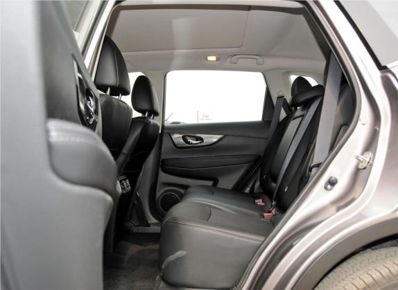 奇骏 2014款 2.5L CVT领先版 4WD 车厢座椅   后排空间