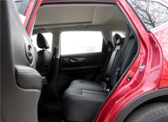 奇骏 2014款 2.0L CVT舒适版 2WD 车厢座椅   后排空间
