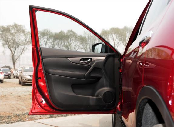 奇骏 2014款 2.0L CVT舒适版 2WD 车厢座椅   前门板