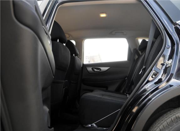 奇骏 2014款 2.0L 手动时尚版 2WD 车厢座椅   后排空间