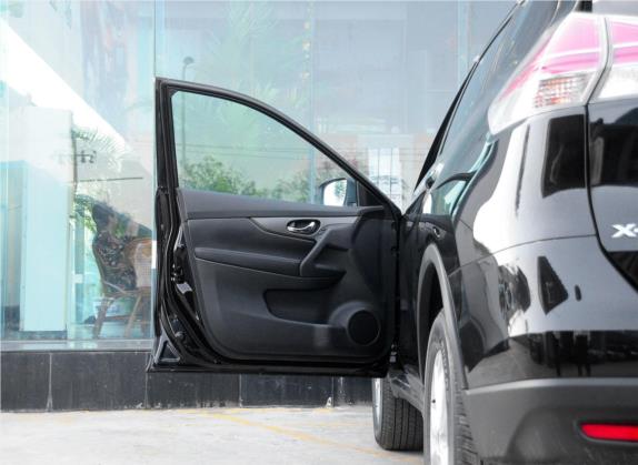 奇骏 2014款 2.0L 手动时尚版 2WD 车厢座椅   前门板