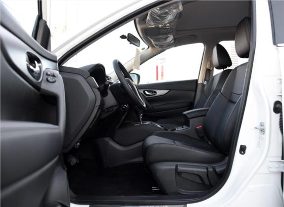 奇骏 2015款 2.0L CVT舒适MAX版 2WD 车厢座椅   前排空间