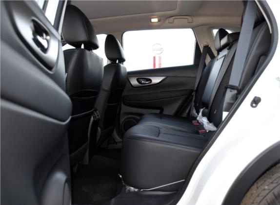 奇骏 2015款 2.0L CVT舒适MAX版 2WD 车厢座椅   后排空间