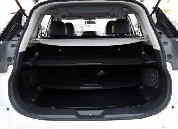 奇骏 2015款 2.0L CVT舒适MAX版 2WD 车厢座椅   后备厢