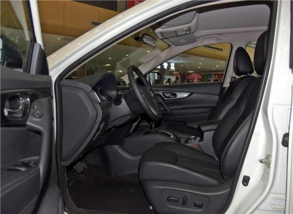 奇骏 2015款 2.5L CVT领先MAX版 4WD 车厢座椅   前排空间