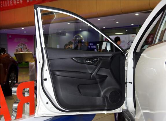 奇骏 2015款 2.5L CVT领先MAX版 4WD 车厢座椅   前门板