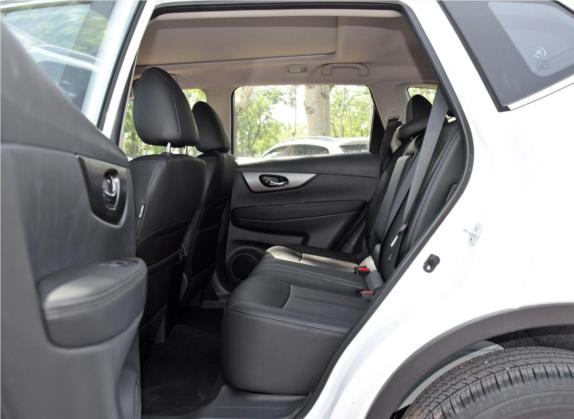 奇骏 2016款 2.0L CVT智享版 4WD 车厢座椅   后排空间