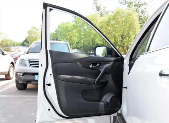 奇骏 2016款 2.0L CVT智享版 4WD 车厢座椅   前门板